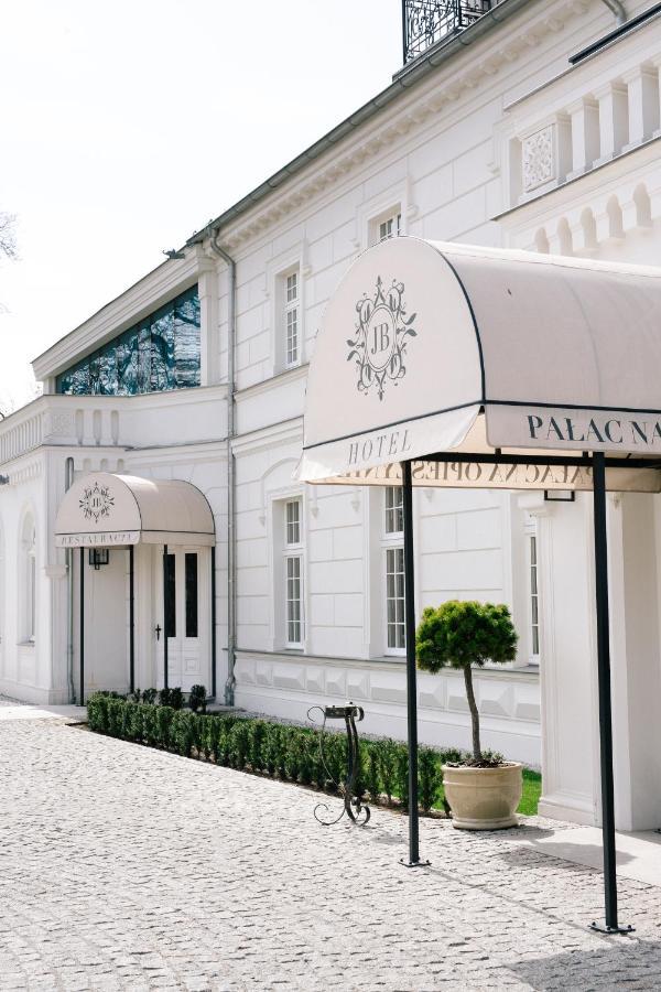 Palac Na Opieszynie Września 外观 照片